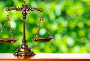 オーディオブックを比較検証してどれが良いサービスか天秤にかけて判断したイメージ画像